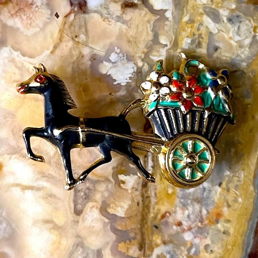 🐎 Western Horse Carriage Floral Brooch Vintage 50’s